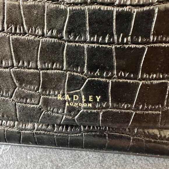 Radley Black Croc Embossed Clutch EUC - Picture 3 of 10